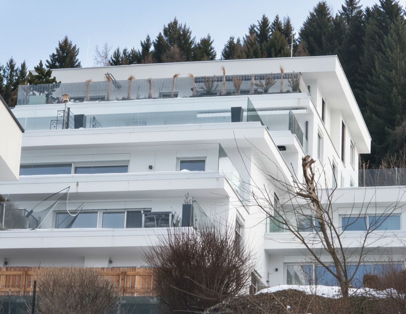 Neuwertige 3-Zimmer-Wohnung mit Traumterrasse und Tiefgaragenabstellplatz mit Wallbox.
