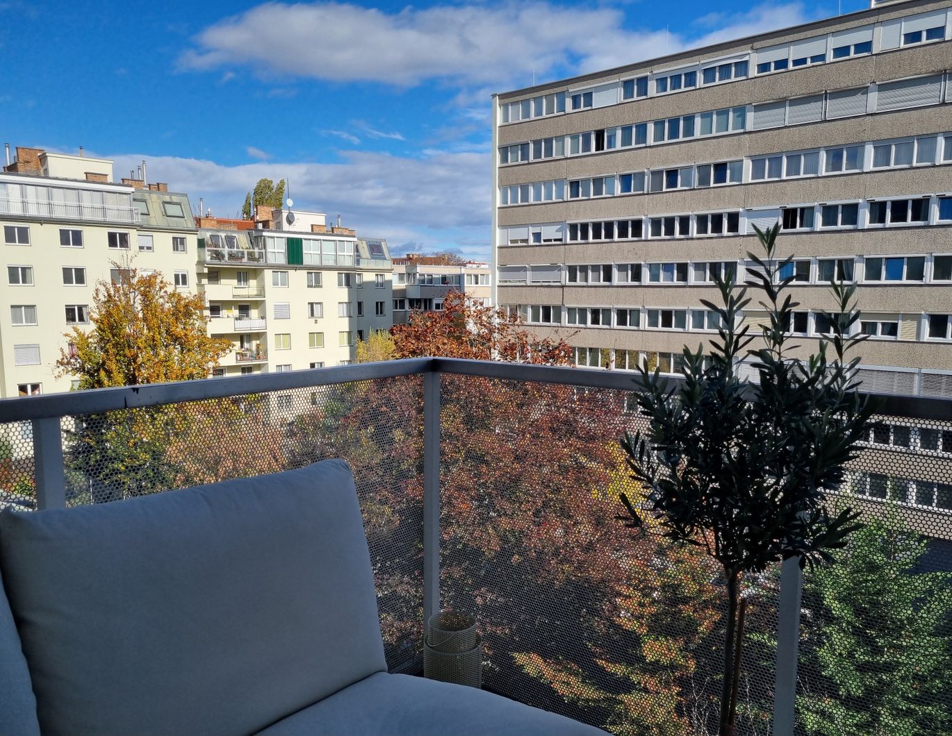Provisionsfreie moderne, ruhige 2-Zimmer Wohnung nähe Hohe Warte mit Terrasse und Garagenplatz