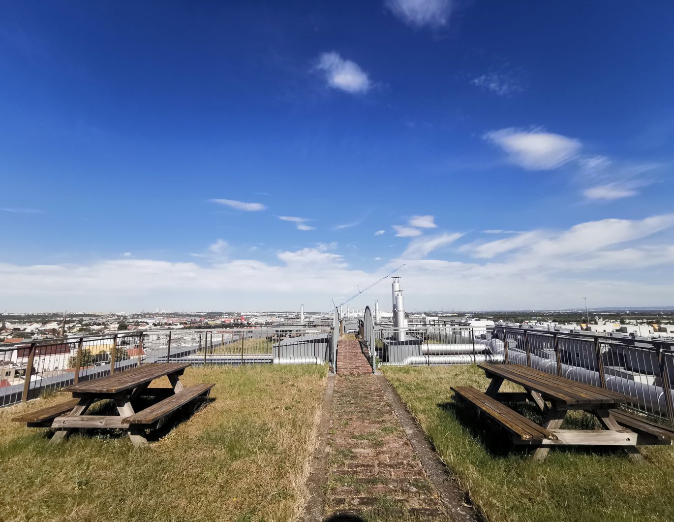 Privatvermietung - helle Singlewohnung mit Fernblick & Top-Anbindung