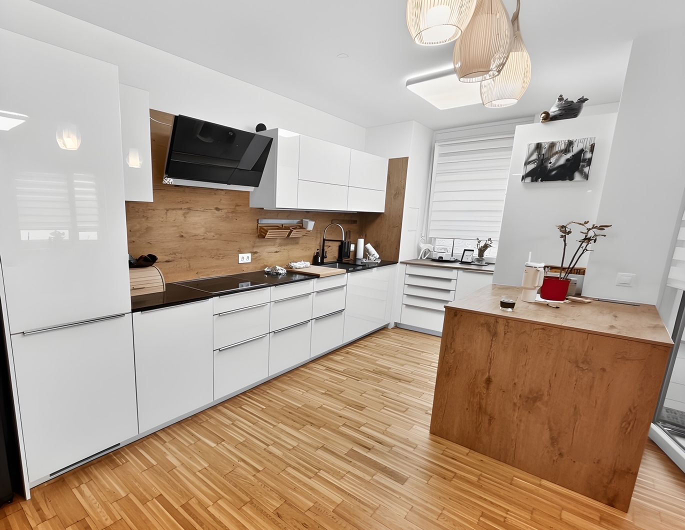 Moderne 3-Zimmer-Wohnung (Bj. 2018) mit Westbalkon & DAN-Küche