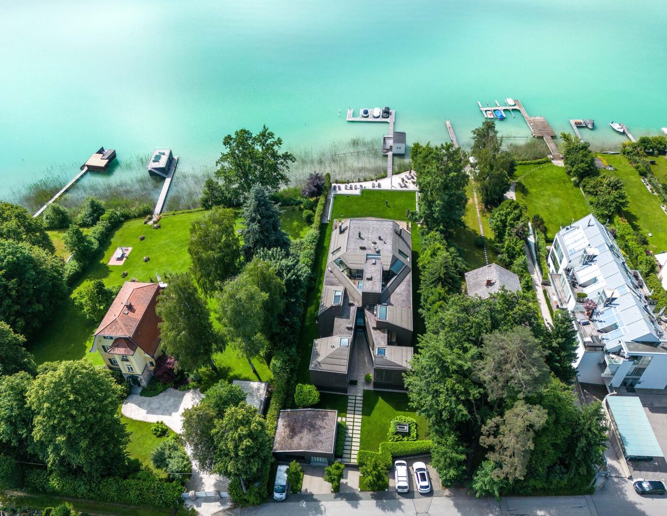 Traumhaftes Luxus-Apartment direkt am Wörthersee inklusive Liegeplatz für Motorboot und Tiefgarage