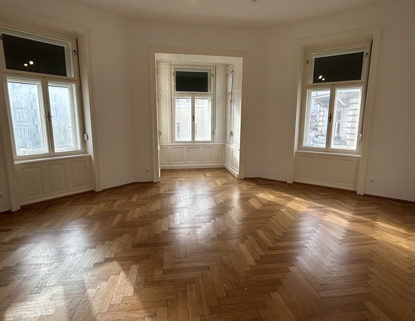 Altbau trifft Moderne! Großzügige 3 - Zimmerwohnung Toplage!