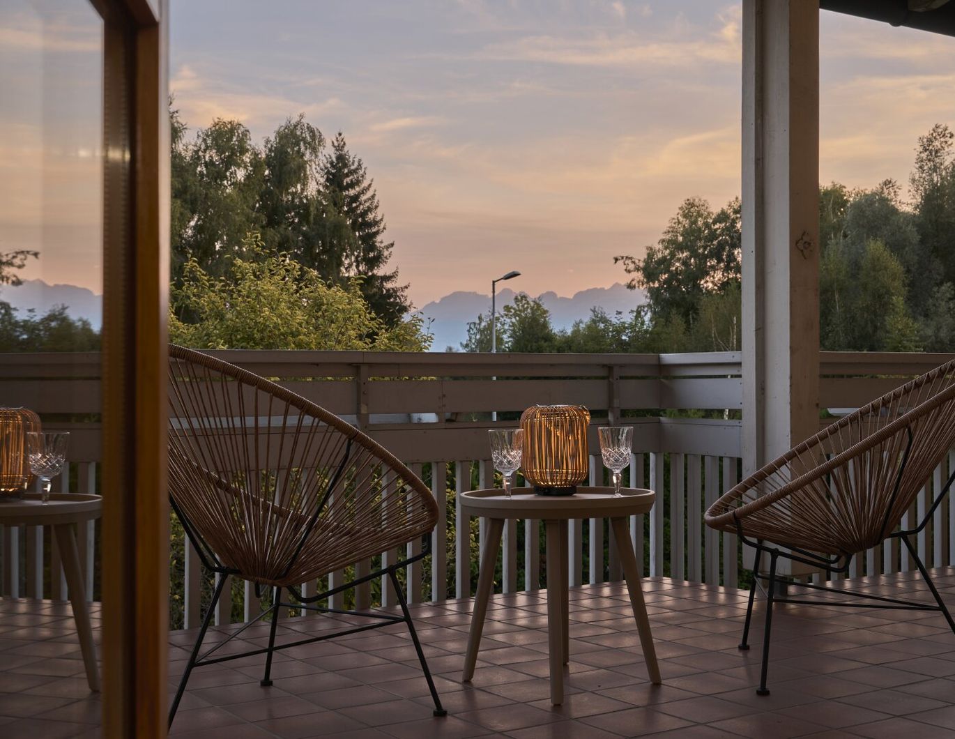 Kaminfeuer & Panoramablick: das Ried von der Terrasse aus genießen