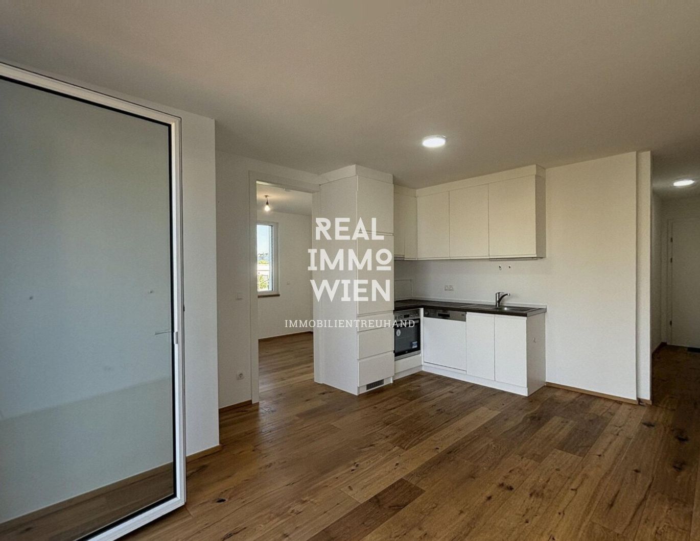 Wunderschöne sonnendurchflutete Wohnung mit Balkon im 23. Bezirk!!! Nähe U6 PERFEKTASTRAẞE!! 360°- 3D Grad Besichtigung