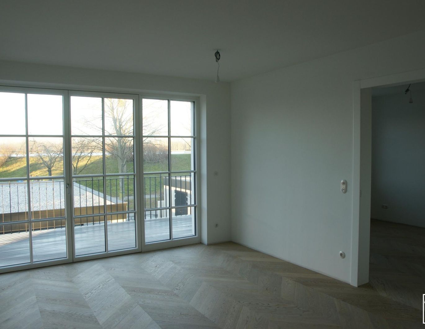 PRESTIGEWOHNUNG MIT BALKON IM ZENTRUM UND AN DER DONAULÄNDE IN LANGENLEBARN IM ERSTBEZUG INKL. HEIZKOSTEN