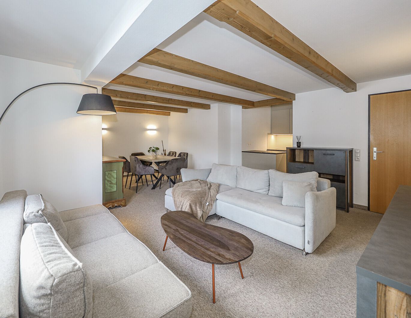 Dachgeschosswohnung im Zentrum mit Lift und Tiefgarage