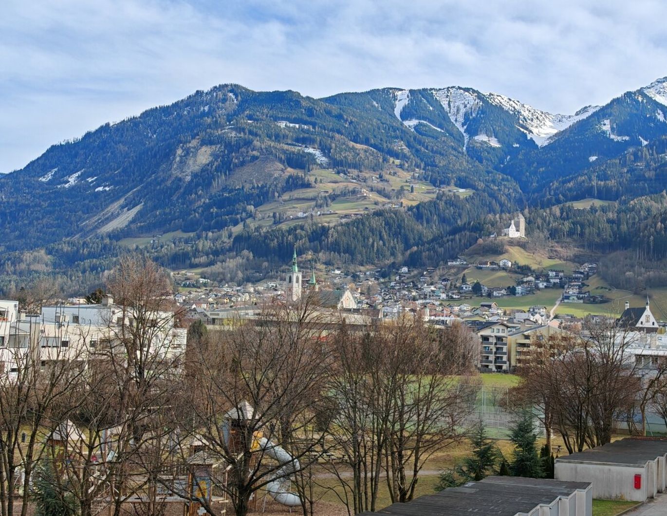 Ab sofort: Renovierte 4-Zimmer-Dachgeschoßwohnung in Schwaz (vermietet) Obj. 10434