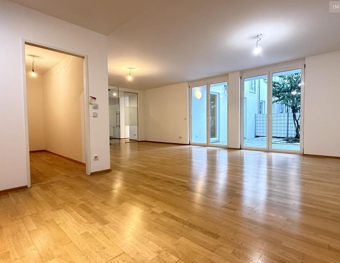 EG-Wohnung mit GARTENTERRASSE! Hofseitig und ruhig!!!! Top-Infrastruktur!!!