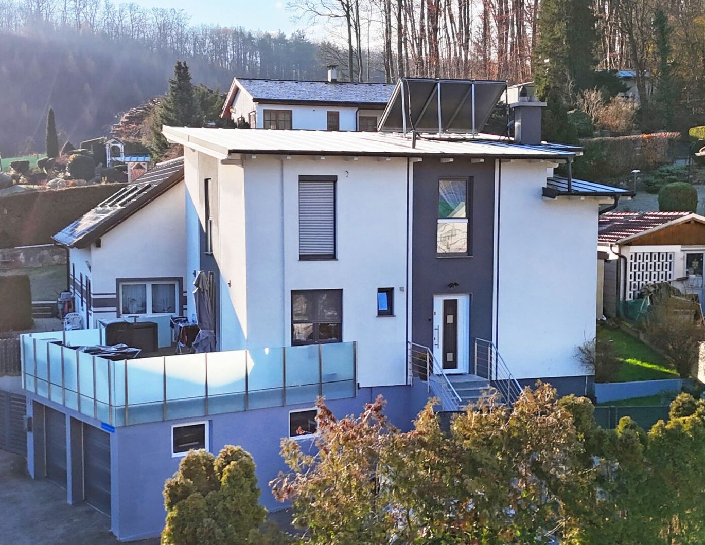 Ihr neues Zuhause in zentrumsnaher Siedlungslage: toller Ausblick, Doppelgarage und Solaranlage!