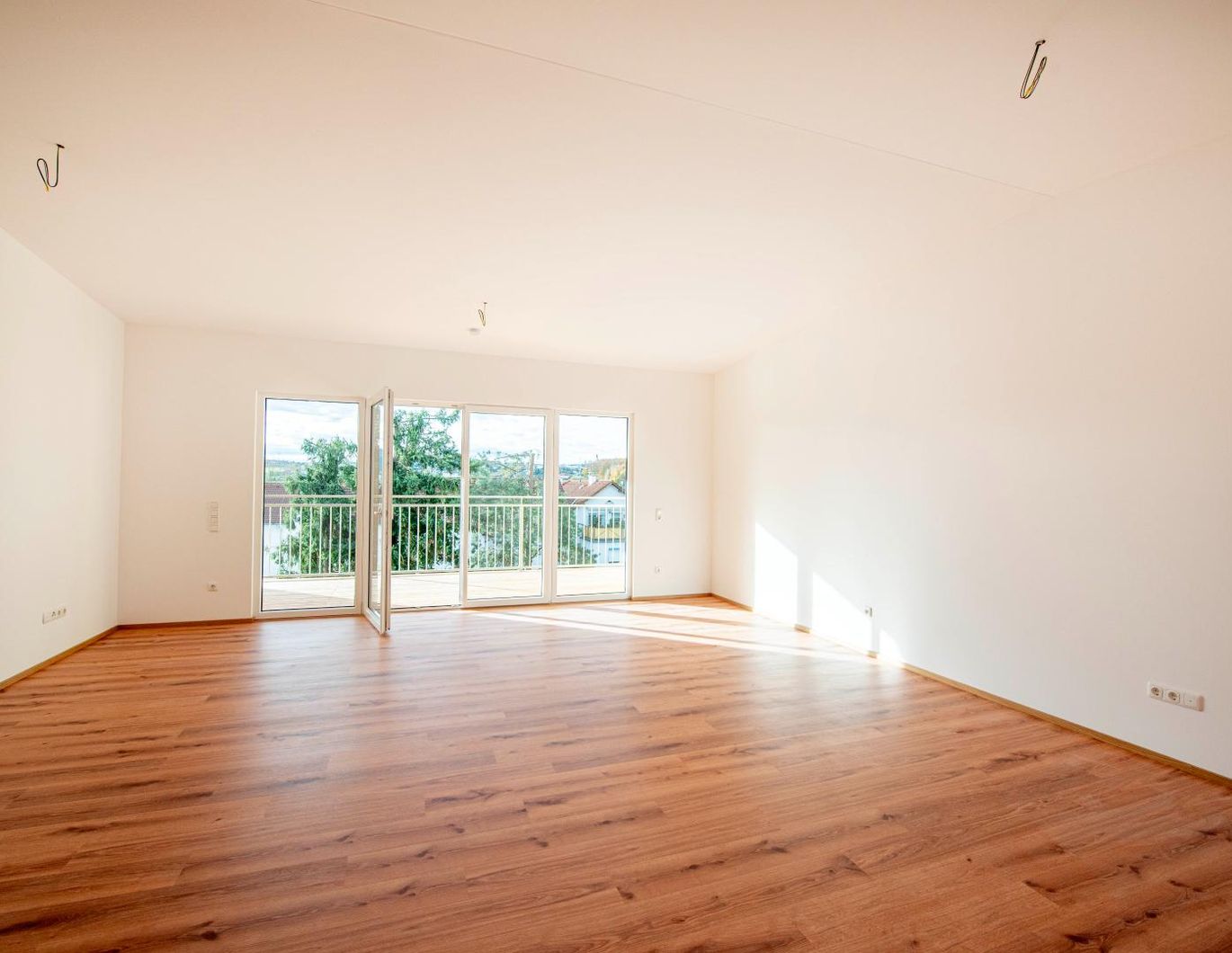 Moderne Dachgeschosswohnung mit großer Terrasse - Erstbezug