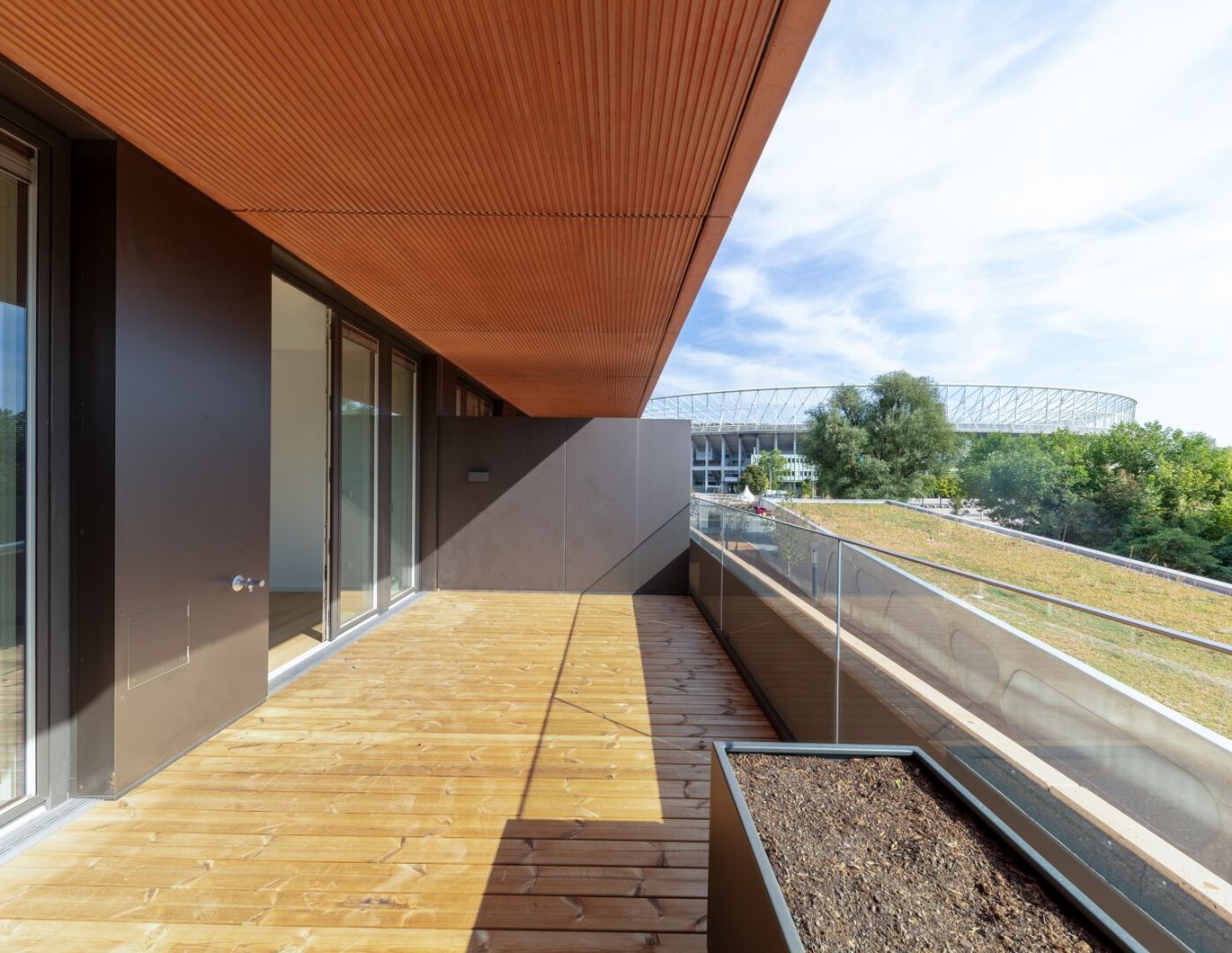 GRÜNBLICK Erstbezug: Top ausgestattete und möblierte Terrassenwohnung_Infinity-Pool, Sauna und Gym inklusive