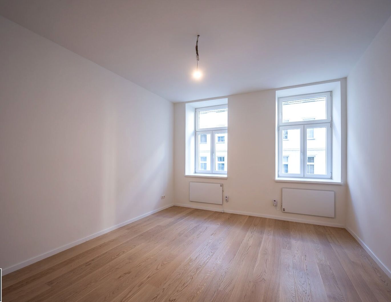 sanierte Altbauwohnung im Hochparterre mit großzügigem Abstellraum - Einzelwohnraum mit Potenzial