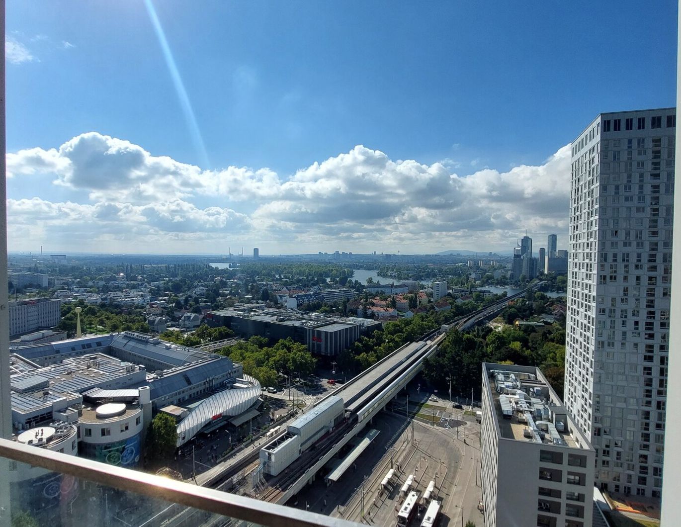 Modernes Wohnen mit Pool & Sauna - TOWER HOMES - V22