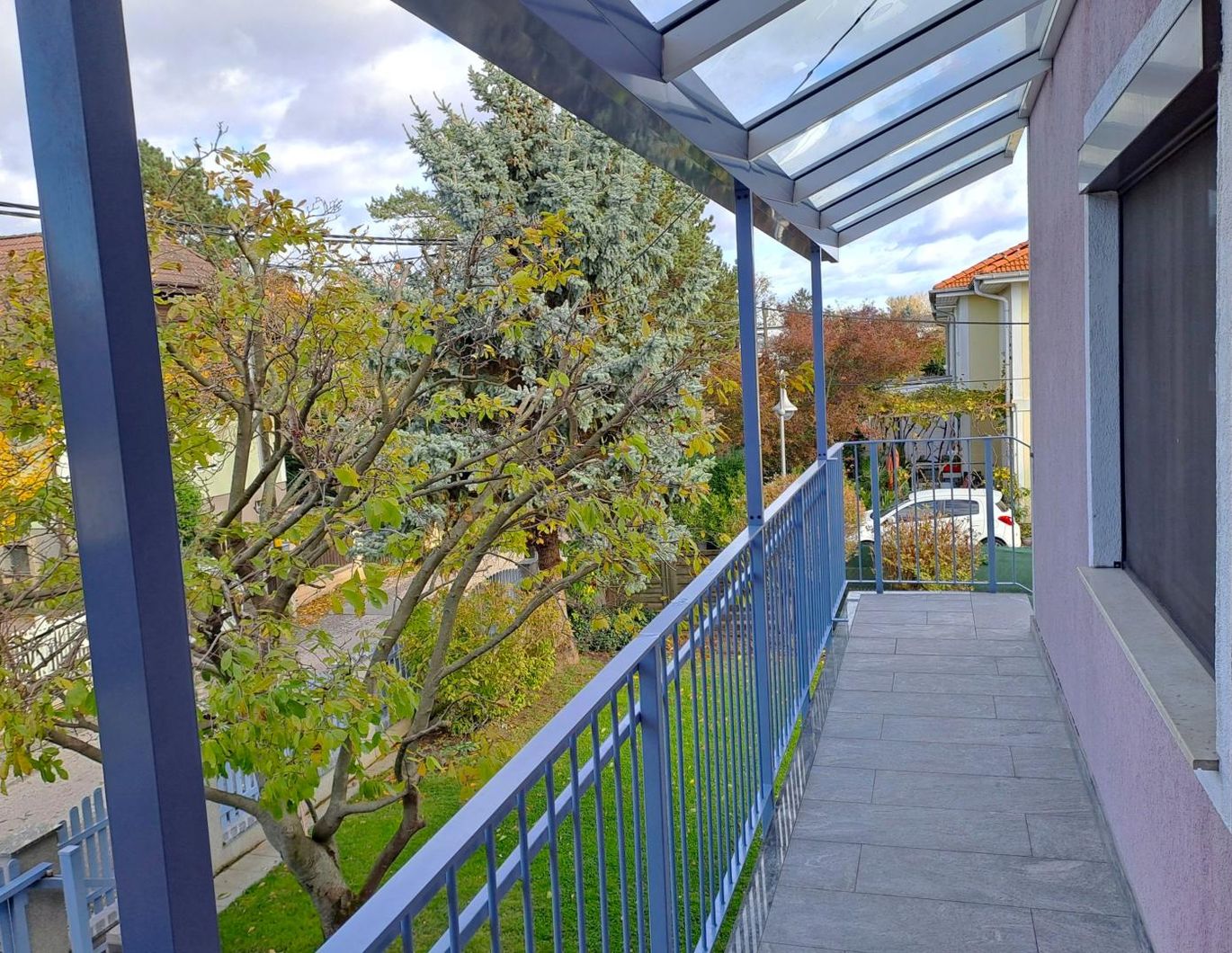 PROVISIONSFREI - ERSTBEZUG NACH UMGEHENDER MODERNISIERUNG - WIE EIN HAUS IM HAUS INKL HEIZUNG UND WARMWASSER