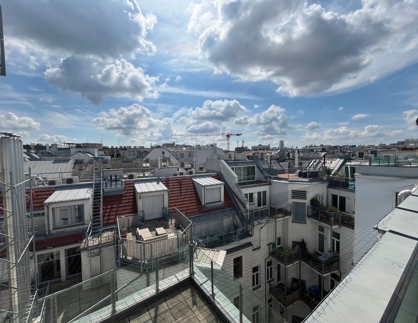 4-Zimmer-DG-Maisonette mit schöner Terrasse und fast 200 m² Wohnfläche - zu mieten in Bestlage in 1030 Wien