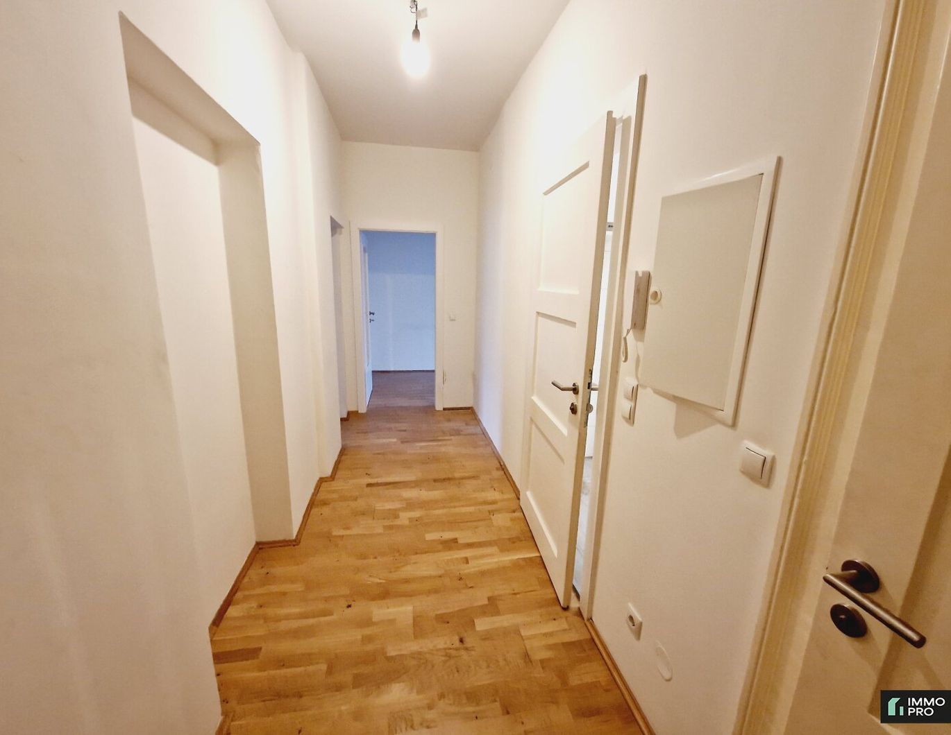 2-Zimmer-Wohnung mit Balkon - zu vermieten!