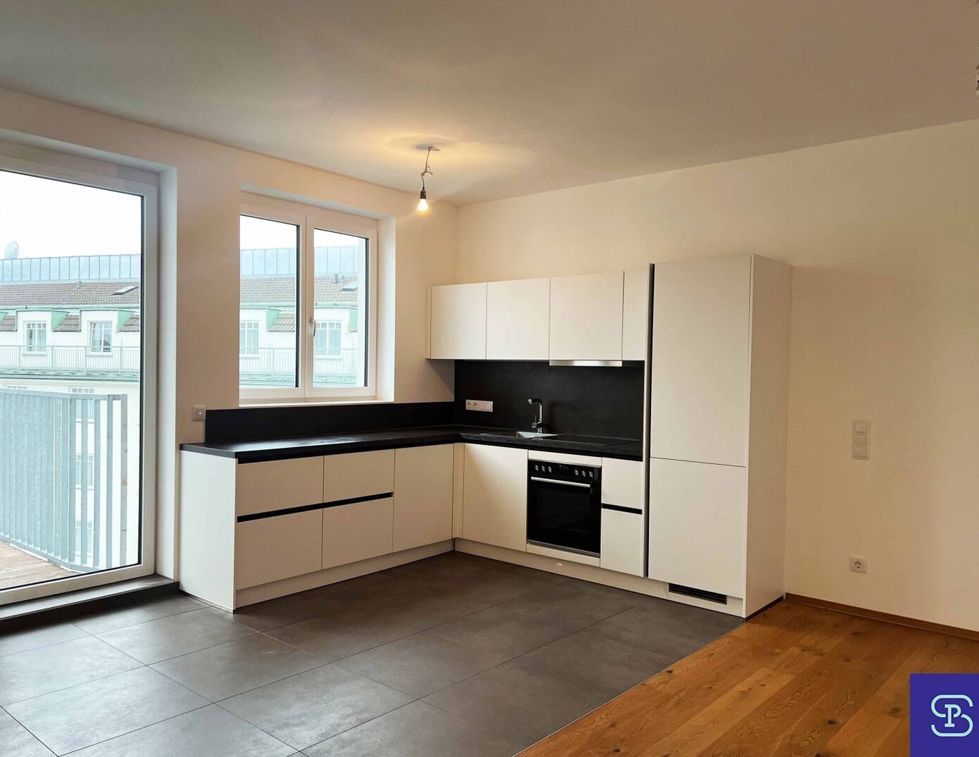 Sanierte 69m² DG-Wohnung im revitalisierten Altbau mit Balkon und Lift - 1050 Wien