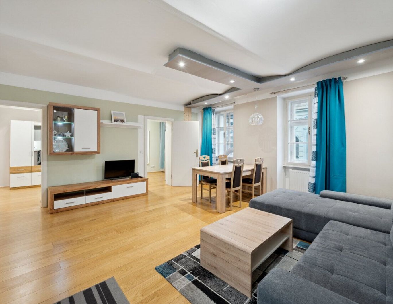 Gumpendorfer Straße: 3-Zimmer-Wohnung im revitalisiertem historischem Gebäude im Erdgeschoss!