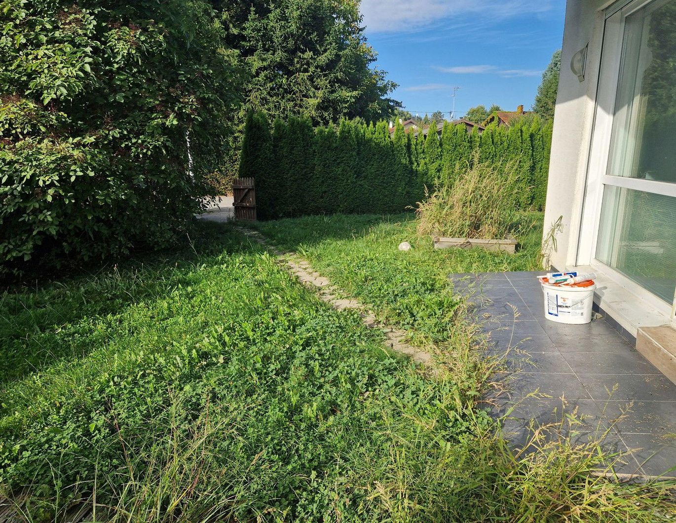 SONNIGES WOHNAMBIENTE MIT EIGENGARTEN!