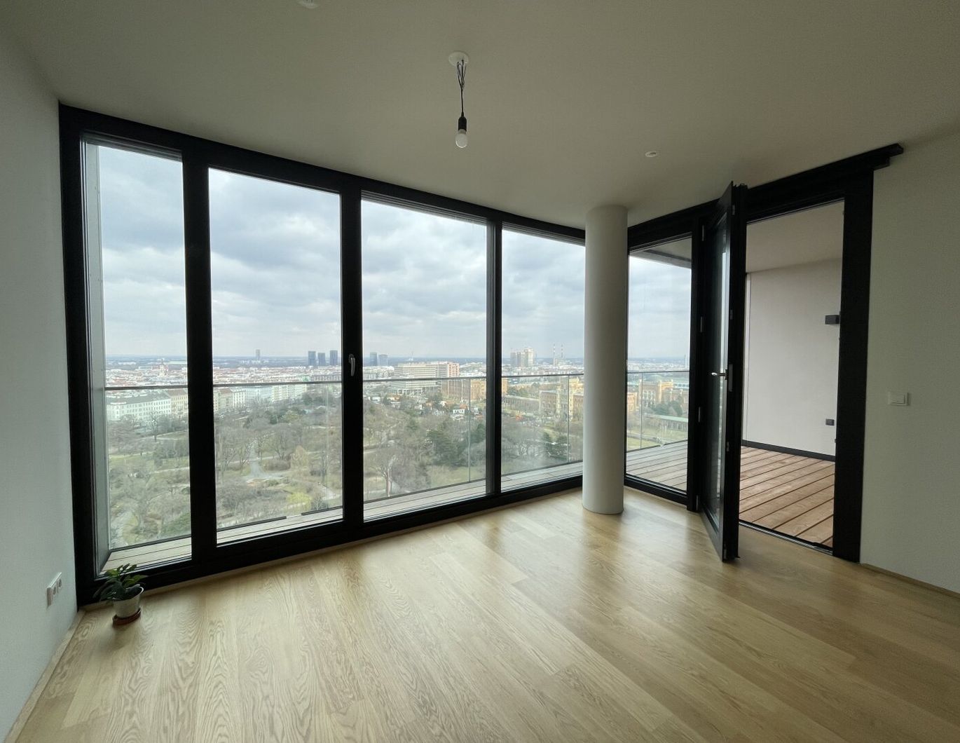 UNBEFRISTETE 2-Zimmer Neubauwohnung mit Loggia und vielen Extras im Haus!