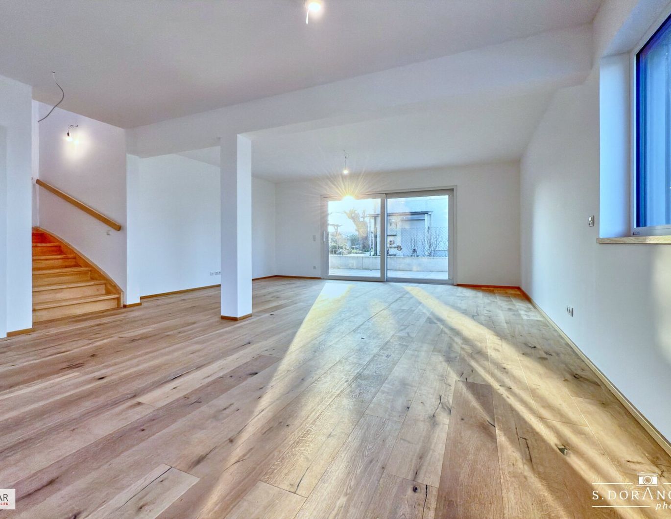 NEU! ++ FAMILIEN • EIGENNUTZER • ANLEGER ++ ERSTBEZUG IN RUHIGER GRÜNLAGE ++ FAMILIENFREUNDLICHES HAUS MIT STELLPLATZ & EINBAUKÜCHE ++ 1220 WIEN ++