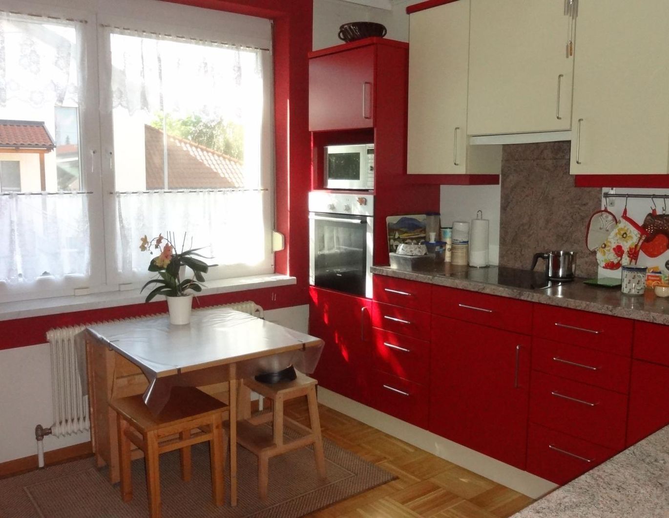 Einfamilienhaus mit vielen Zimmern in ruhiger Lage !