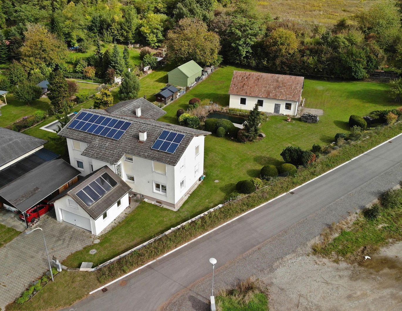 Großzügiges Ein- oder Zweifamilienhaus am Waldrand von Radlbrunn - Provisionsfrei
