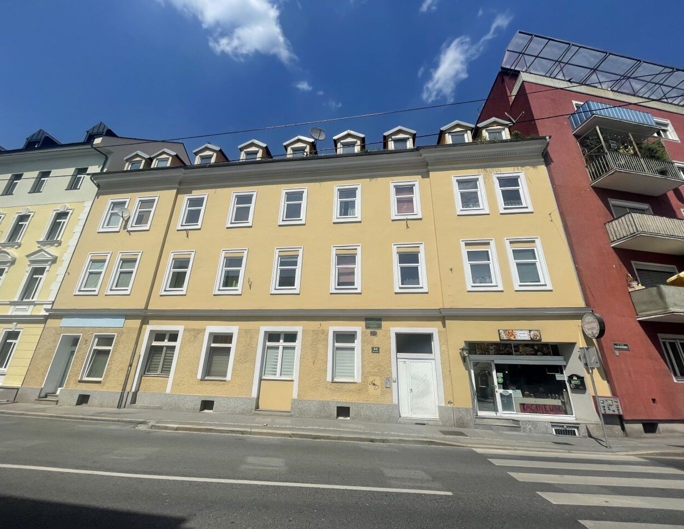 4-geschossiges Zinshaus in unmittelbarer Nähe zur Innenstadt im hippen Bezirk Lend