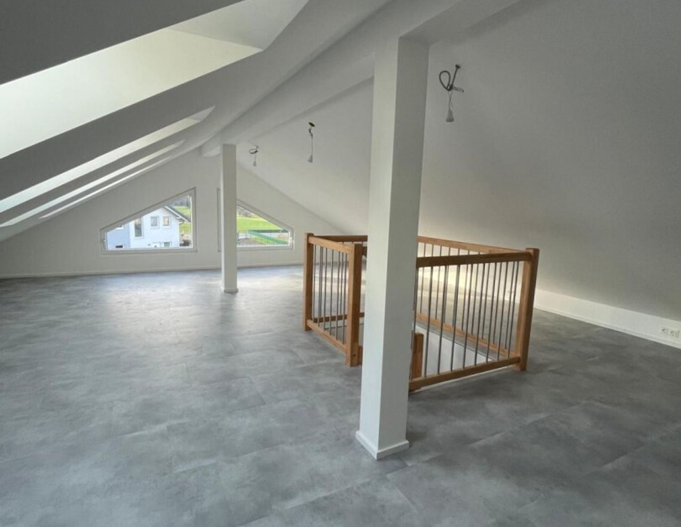 Wohnen mit Ausblick - Modernes Einfamilienhaus mit großem ausgebauten DG und Garten