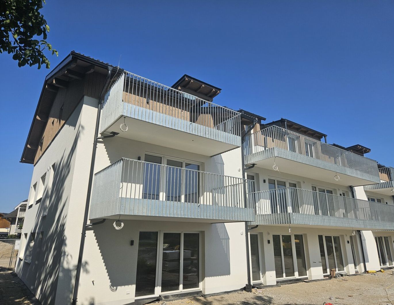 Neue 68 m² Dachgeschosswohnung mitten in Wals!