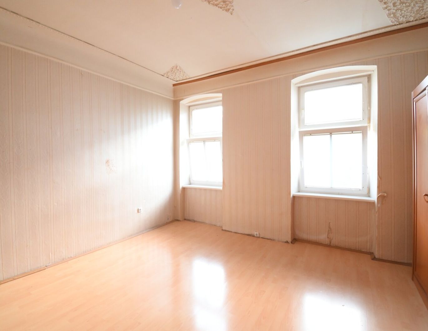 ++NEU++ sanierungsbedürftige 2-Zimmerwohnung mit viel Potenzial!!