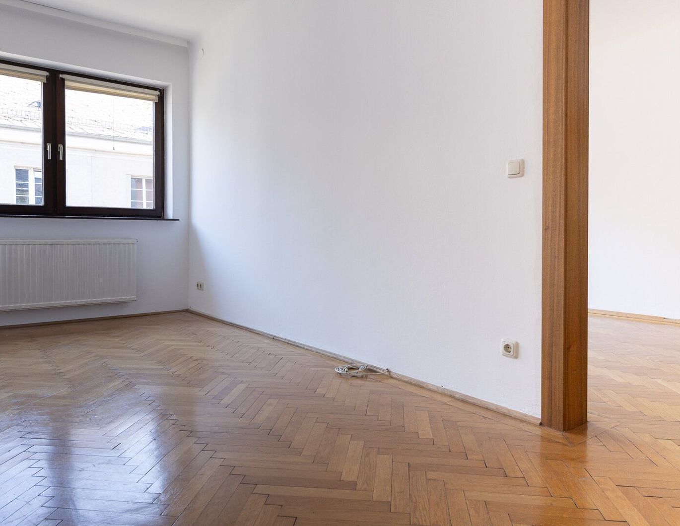 LINZ INNENSTADT. WOHNUNG IM 3. STOCK IN UNMITTELBARER NÄHE ZUR LANDSTRASSE.