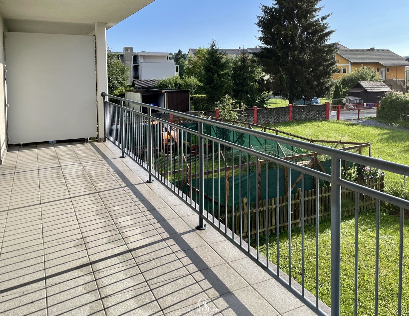 Schöne Drei-Zimmer-Wohnung mit sonnigen Balkon und Parkplatz in grüner Lage!