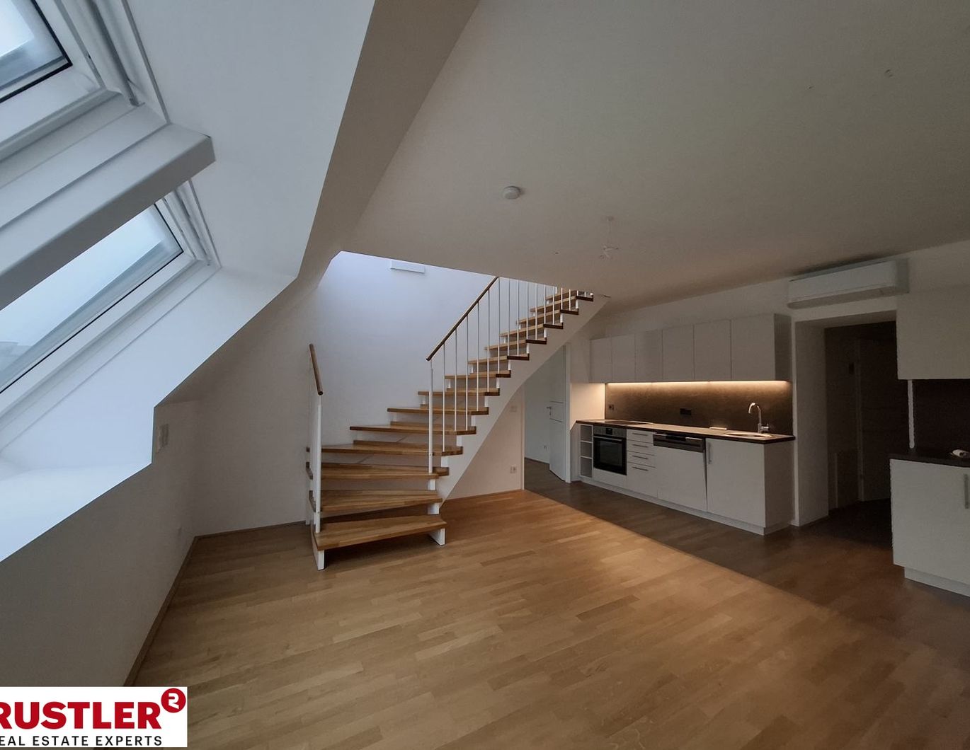 2 Stöckig - unbefristet - Dachterrasse