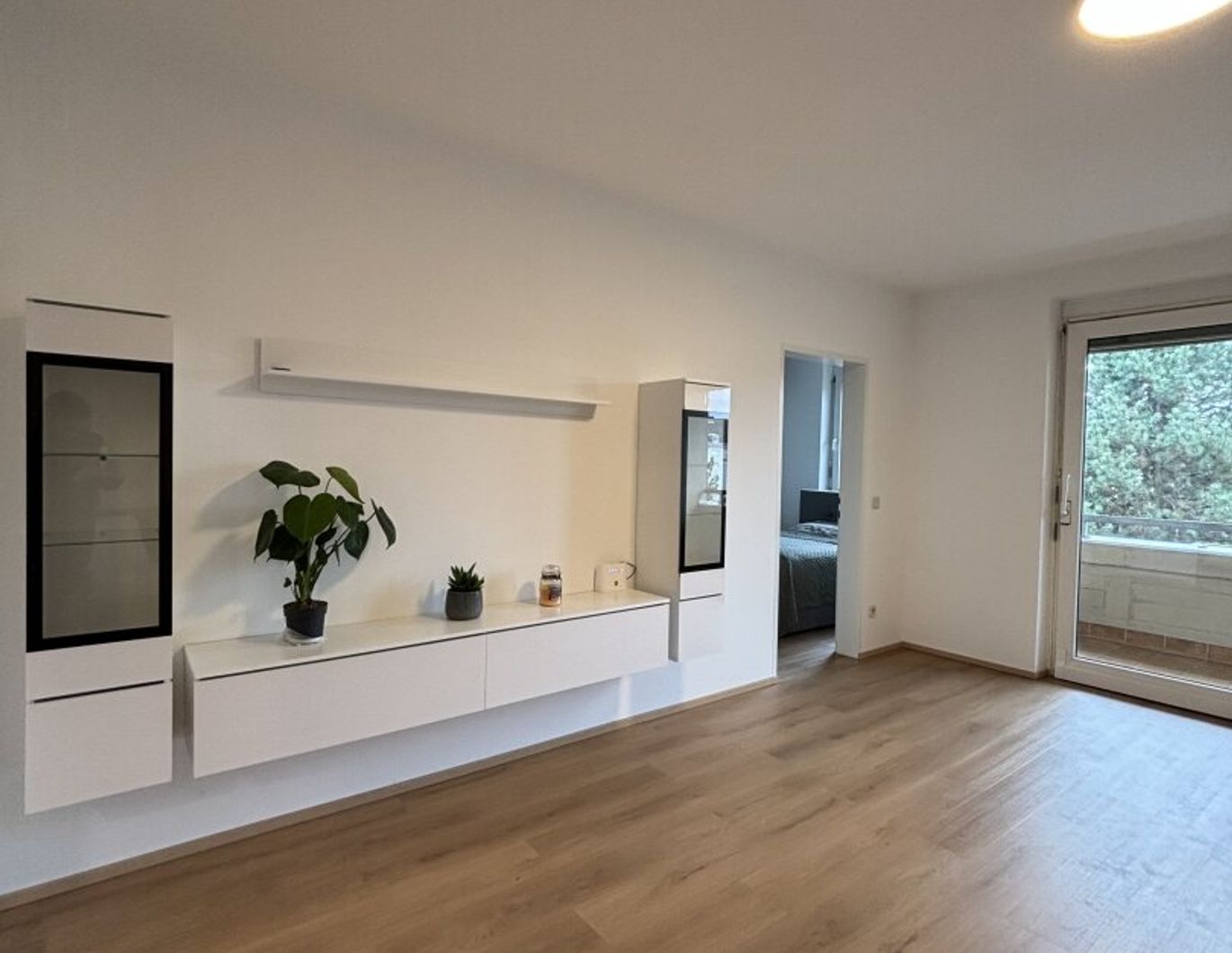 Nachmieter gesucht - Wohnung mit Süd-Loggia und Parkplatz - auch Vierbeiner sind herzlich willkommen!