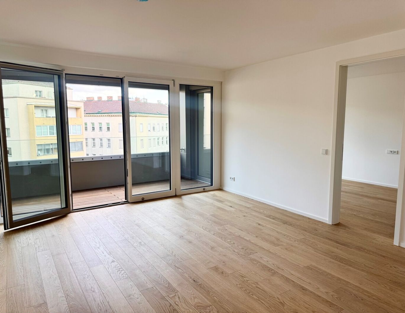 Provisionsfrei: Fertig zum Einziehen - direkt am Hauptbahnhof mit luxuriöse Ausstattung