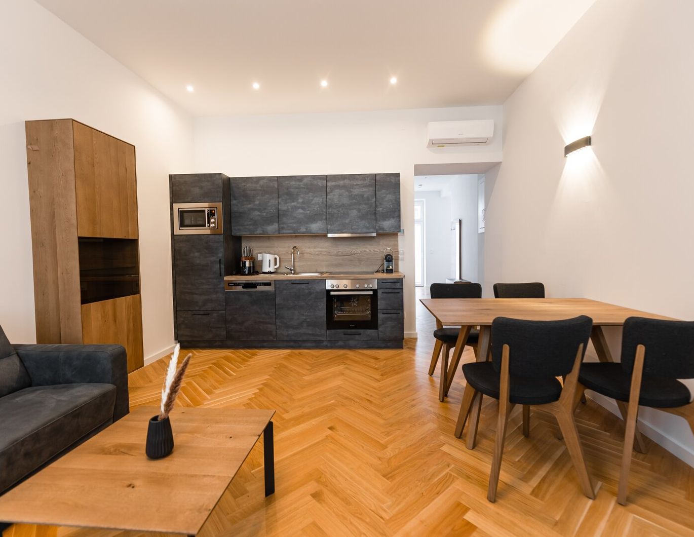Sofort einziehen oder vermieten - Charmante Altbauwohnung im 21. Bezirk