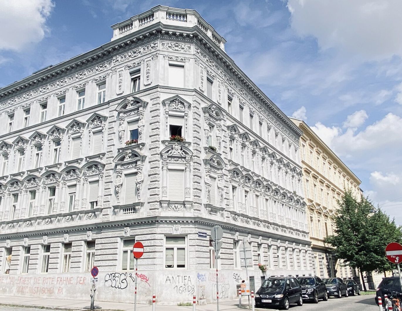 Wundervoll ca. 46,29m² 2.Zimmerwohnung Erdgeschoß! Nähe Lugner City U6. WG-geeignet.
