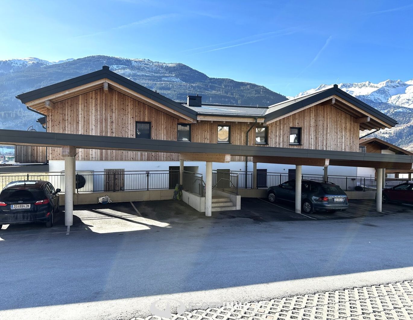 5723 Uttendorf; neuwertige Dachgeschoß Wohnung, ca. 71m², großer Balkon, Weitblick, Carport, Freistellplatz, Lift im Haus