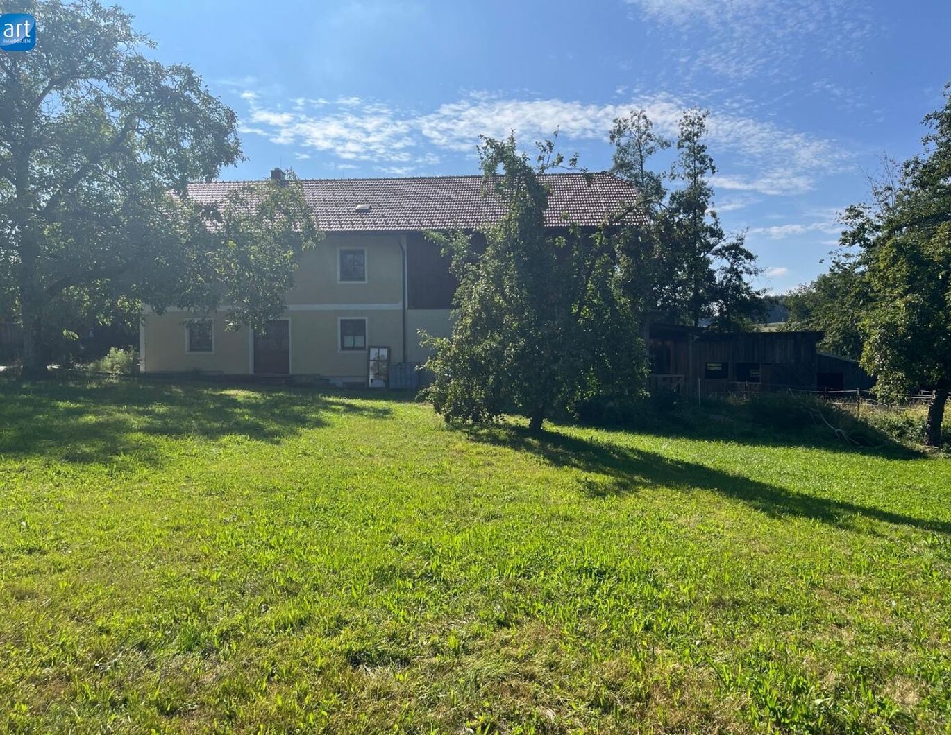 Wohnhaus mit Nebengebäude in Hohenzell!