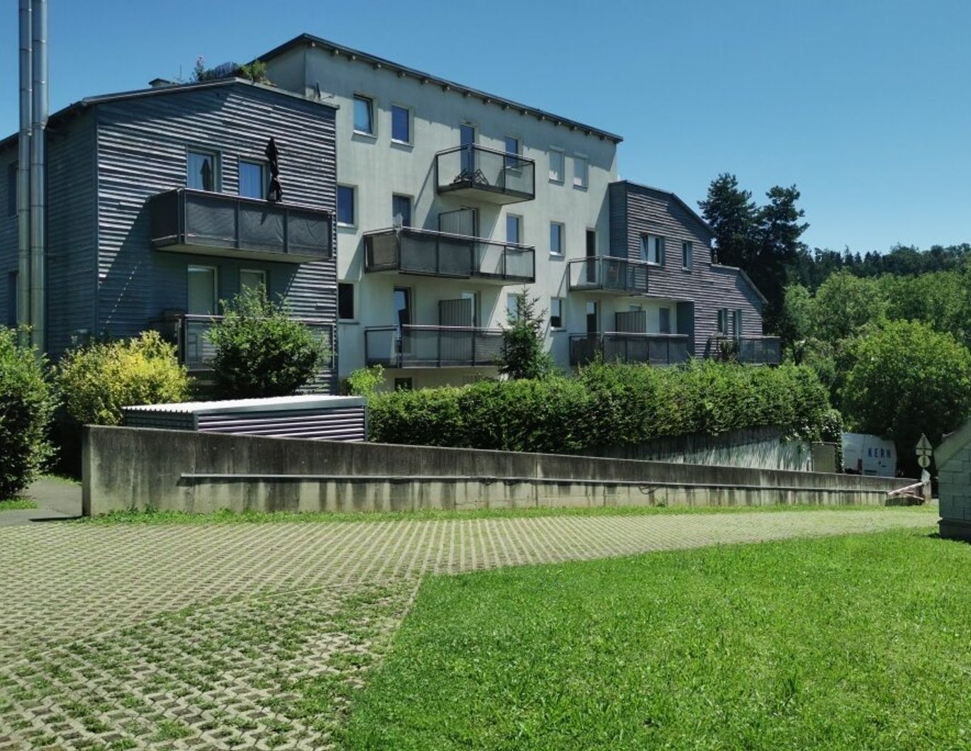 Anlegerwohnung Nähe Uni und LKH: Vermietete 1-Zimmer-Wohnung mit großem Balkon in begehrter Lage!