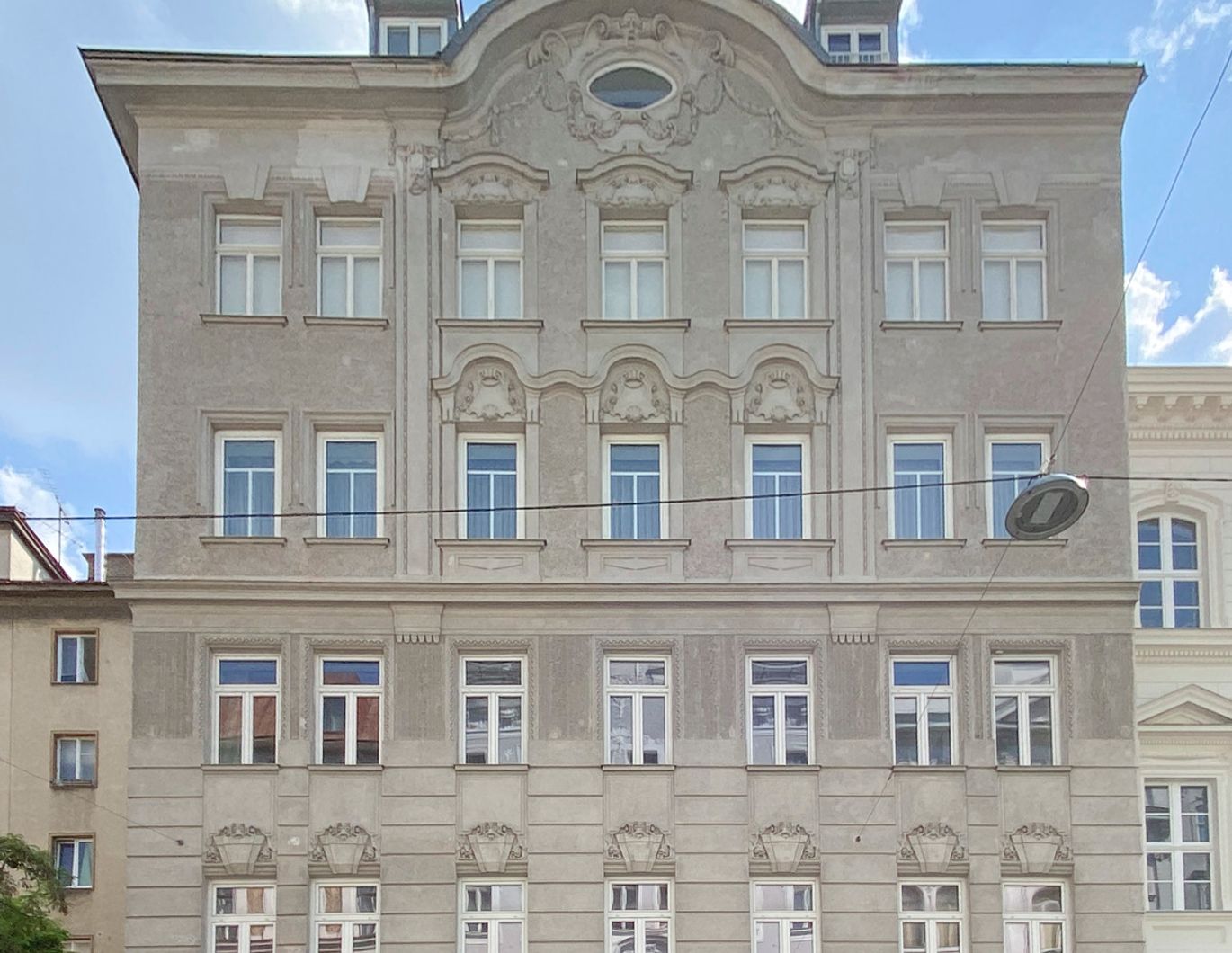 Renovierungsbedürftige 3-Zimmer-Wohnung Nähe Myrthengasse