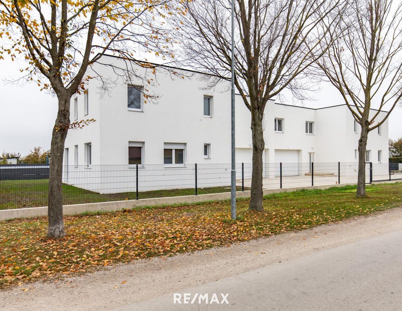 Modernes Wohnen - BELAGSFERTIGE Doppelhaushälfte in Wiennähe