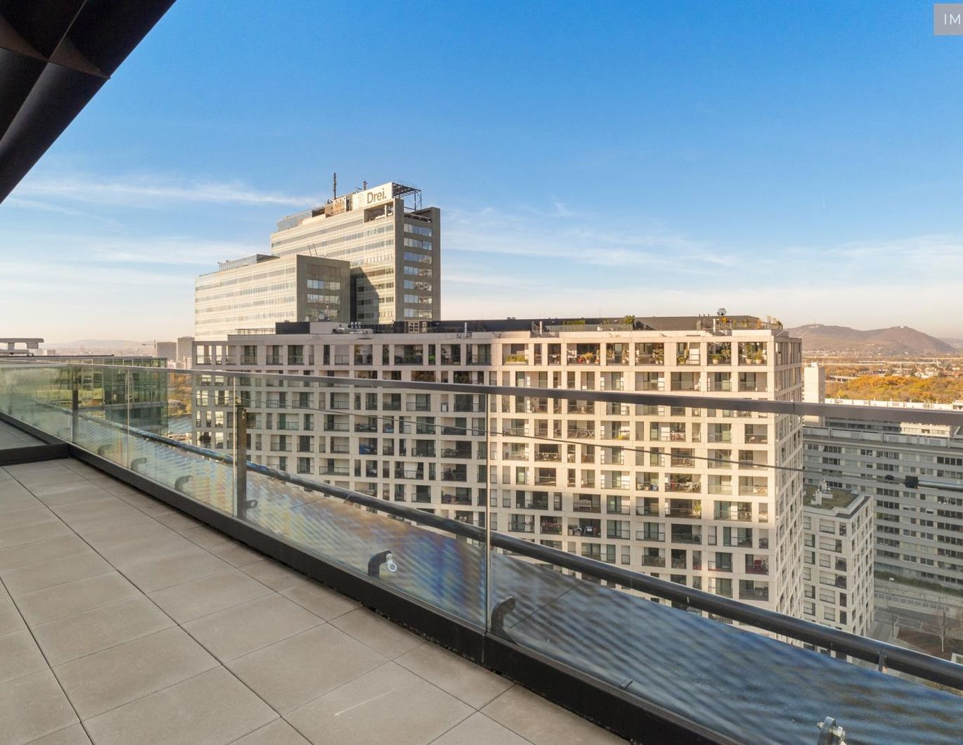 DC-Flats - Terrassenwohnung im obersten Tower Stock - mit Blick über Wien - 3 Zimmer