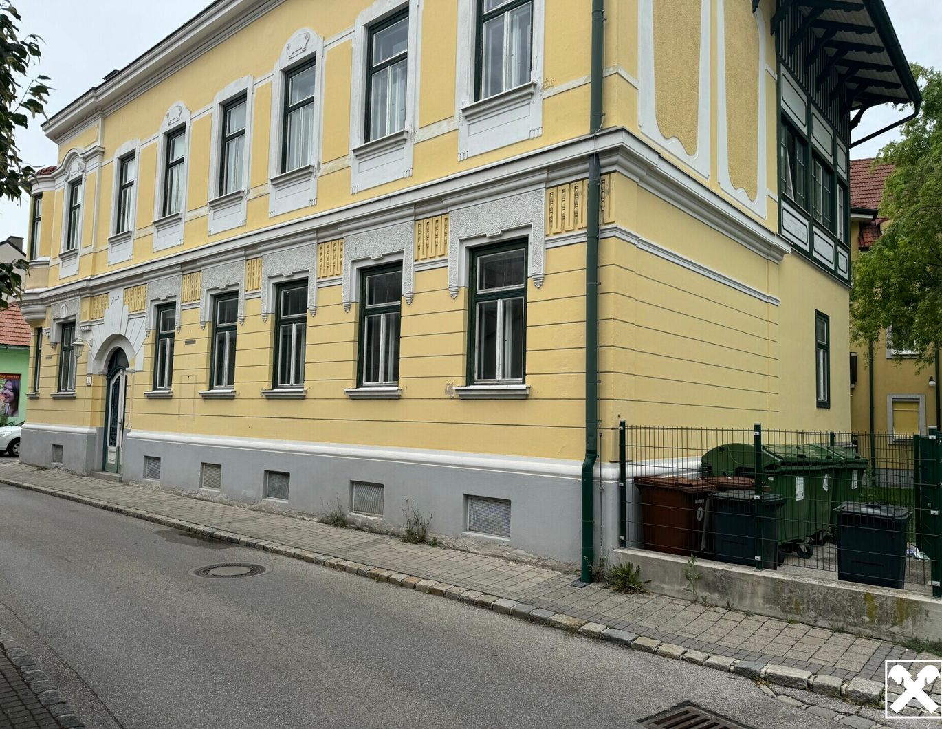 Stilvolles Büro samt Wohnung in der Innenstadt! Perfektes Anlageobjekt in Neunkirchen!