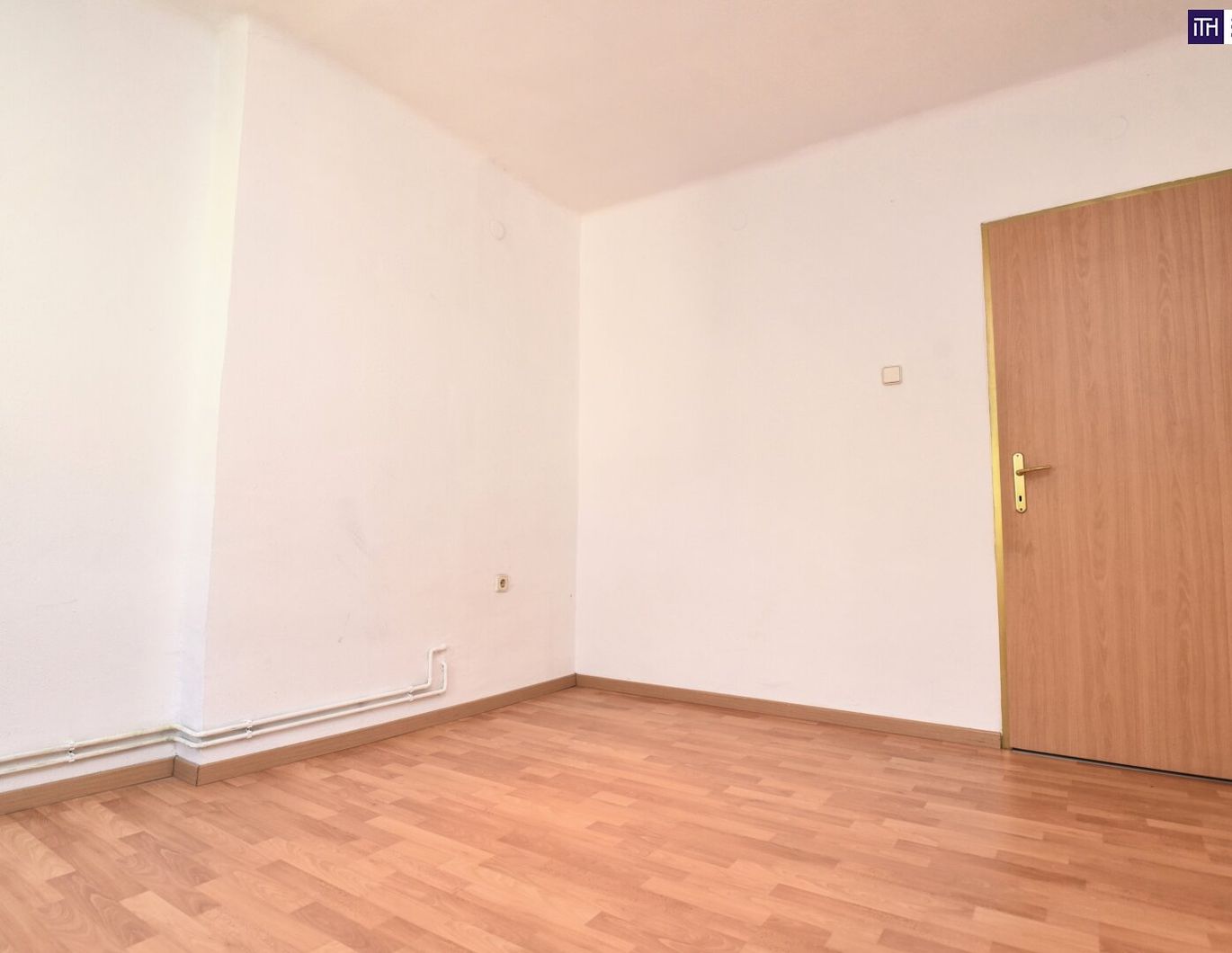 MARIATROST: Sanierungsbedürftige Wohnung in guter Lage!