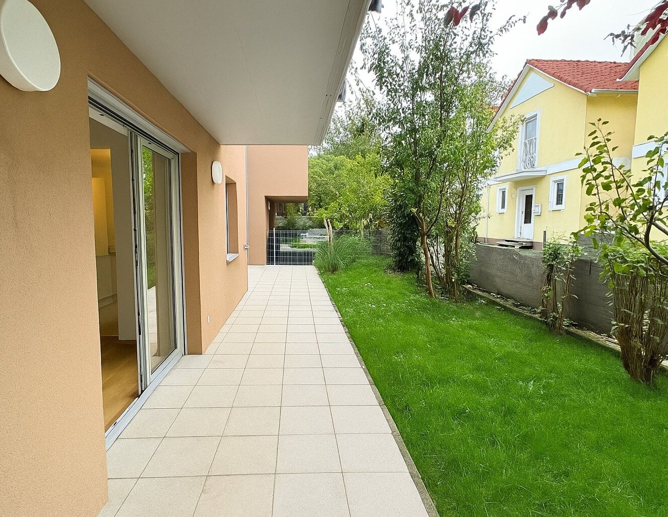 Gartenwohnung in Essling: Geräumige 3-Zimmer-Wohnung in absoluter Ruhelage