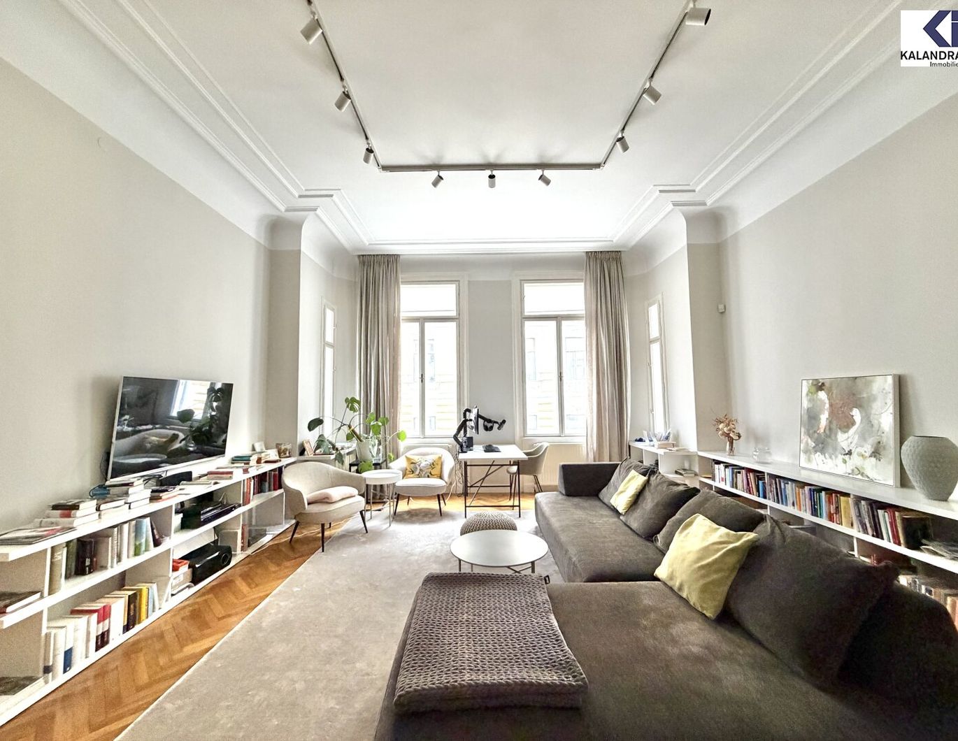 360 TOUR // GENERALSANIERTE DESIGN-ALTBAUWOHNUNG