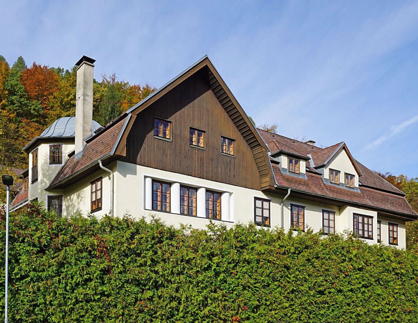 Großzügige 6-Zimmer-Wohnung im charmanten 