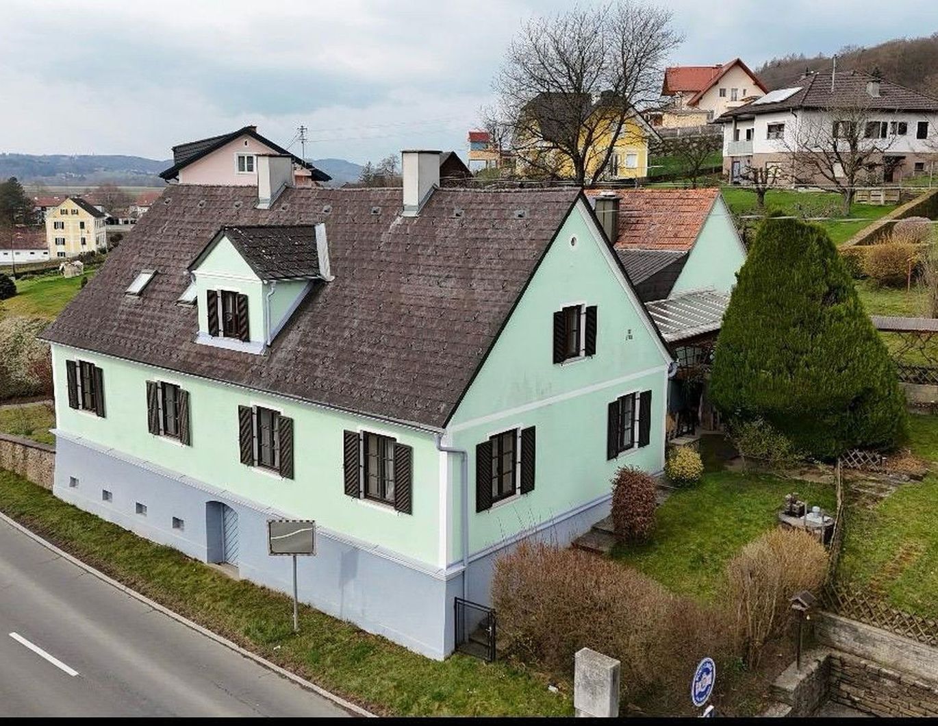 Großes gepflegtes Ein- bzw Zweifamilienhaus *Provisionsfrei